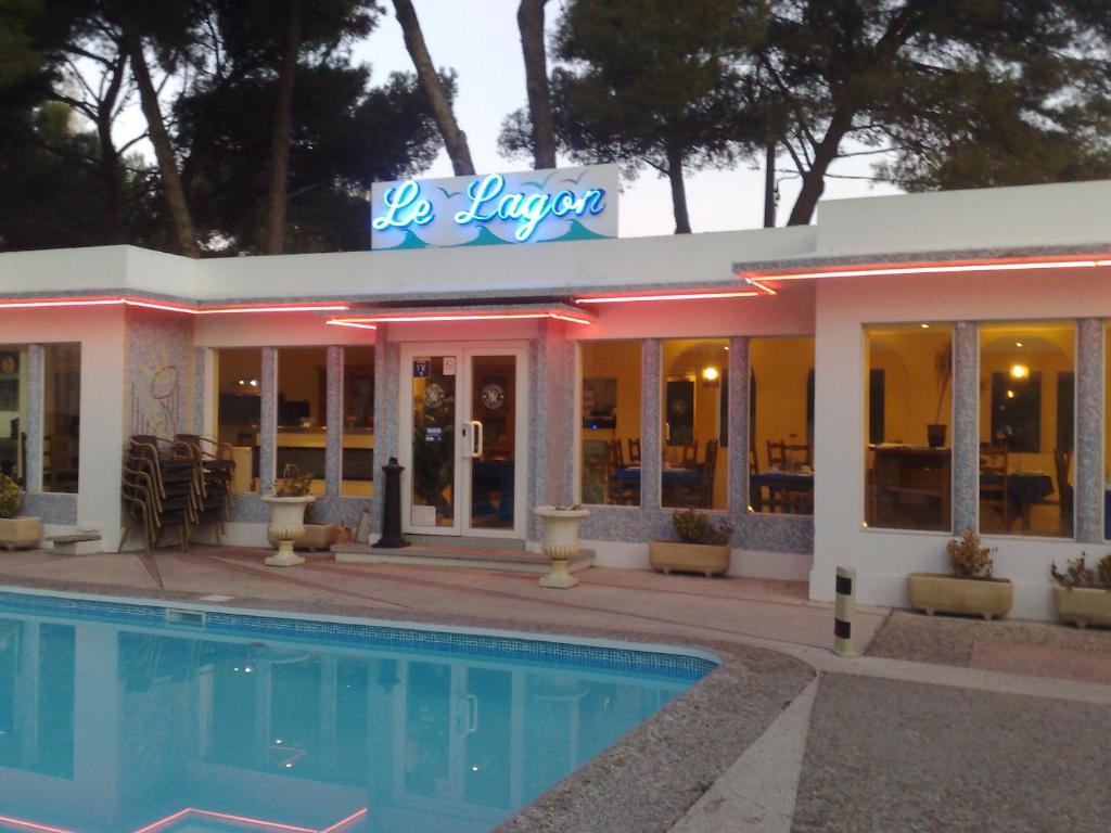 Cit'Hotel Le Mirage イストル エクステリア 写真